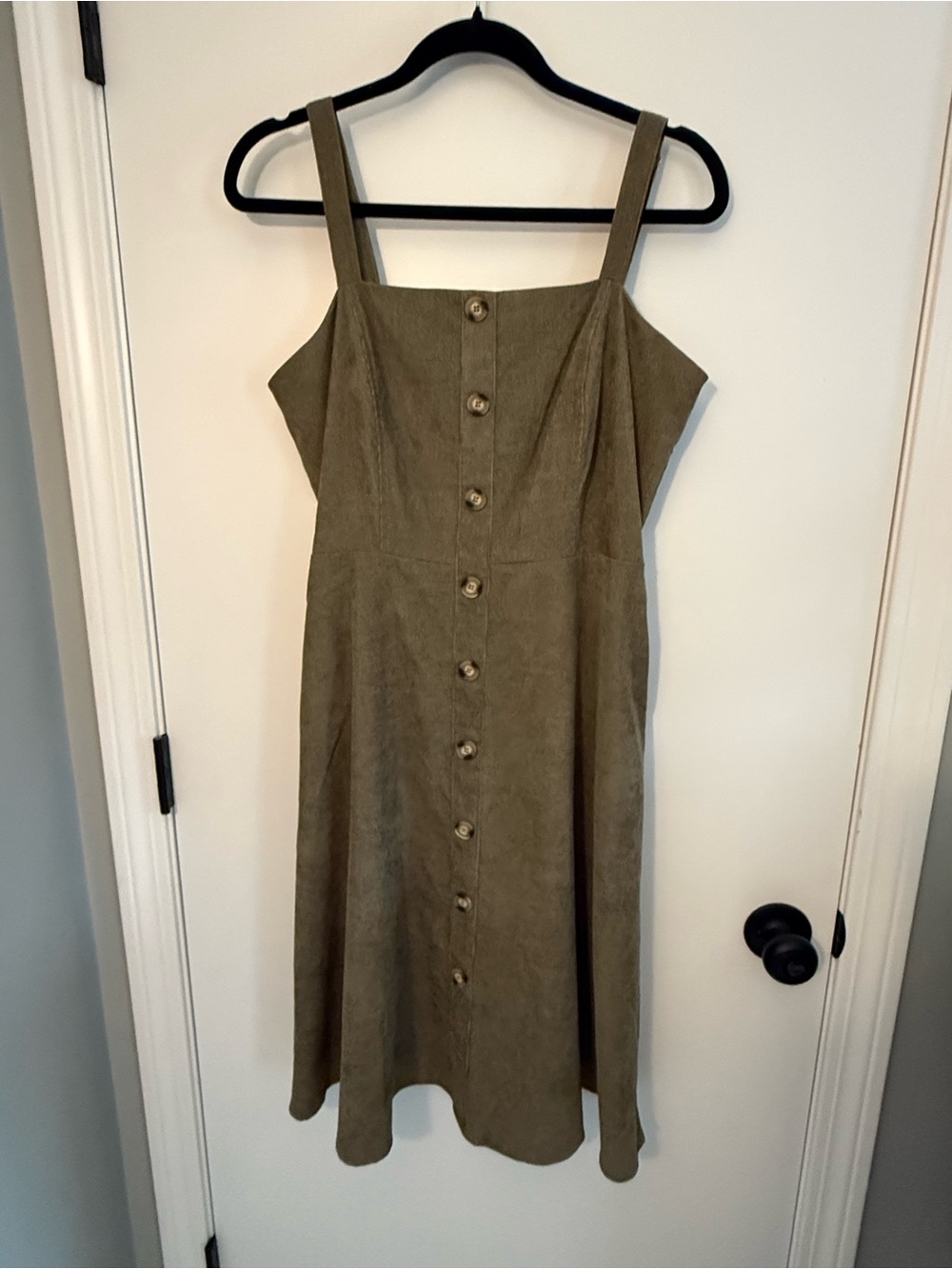 DAVI & DANI Olive Button-Front Midi Dress